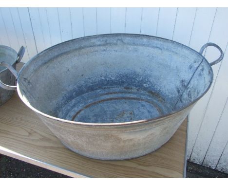Vintage Galvanised Tin Bath 22 x 28 inches 11 tall