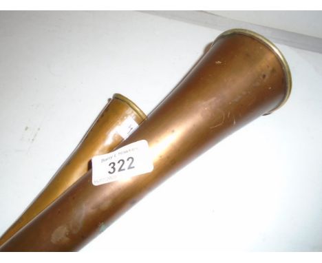 2 COPPER COACHING HORNS TO INCLUDE AN EARLY POSTAL CARRIAGE HORN AND A BUGLE HORN (VENDORS DESCRIPTION)