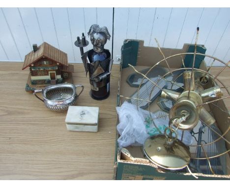 MIXED LOT TO INCLUDE SILVER PLATE BOWL, NOVELTY METAL WINE HOLDER, CENTRE LIGHT ETC