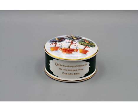 Wedgewood bone china round box "4 Calling Birds" - twelve days of Christmas and Spode stafford flowers oven to tableware 11.5