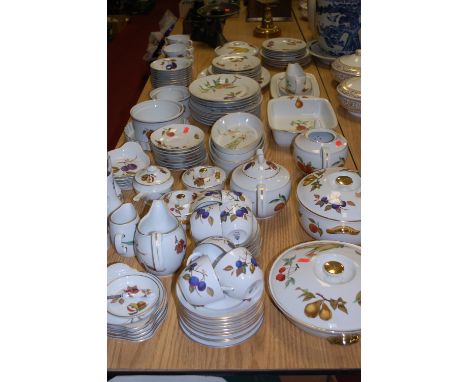 A Royal Worcester Evesham pattern extensive part dinner service to also include tea wares, serving dishes, oil bottles, turee