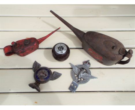 Automobilia - a mixed vintage lot comprising two oil jugs / dispensers, of which one marked 'Braime of Leeds', a gearstick kn