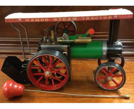 MAMOD: An old traction engine. Est. £20 - £30.