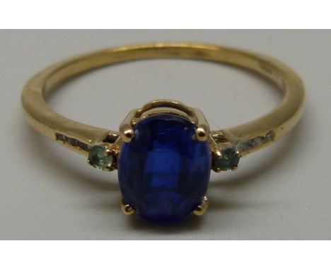 A 9ct gold, kyanite and alexandrite ring, 1.9g, R, with certificate 