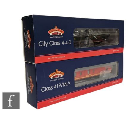 Two OO gauge Bachmann DCC ready locomotives, 31-727 4-4-0 GWR green City Class 'City of London' and 31-265K Royal Mail Motor 