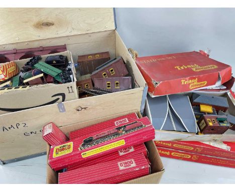ASSORTED TRI-ANG &amp; HORNBY 'OO' GAUGE TRAINS, WAGONS, PLATFORM SETS ETC., including boxed Hornby 2229 LMR 4-6-2 'City of L