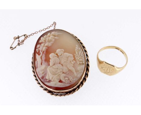 9CT GOLD SIGNET RING &amp; 9CT GOLD FRAMED CAMEO, ring 5g, cameo carved with pair of lovers, 4.6 x 3.7cm (2)