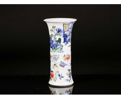 A Chinese Kangxi famile vert Gu shaped porcelain vase painted with antiques and figures. 25 cm high x 12.5 cm diameterConditi