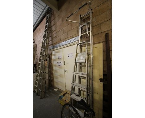 Stepladder and aluminium ladder