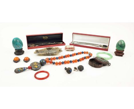 COLLECTION OF JEWELLERY AND CHINESE JADE, including a silver necklace and carved stone pendant, faux amber necklace, soapston