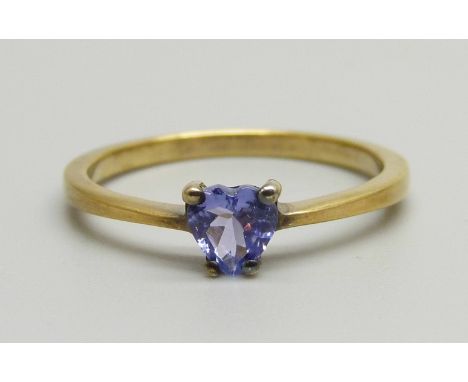 A silver gilt and tanzanite solitaire ring, P 