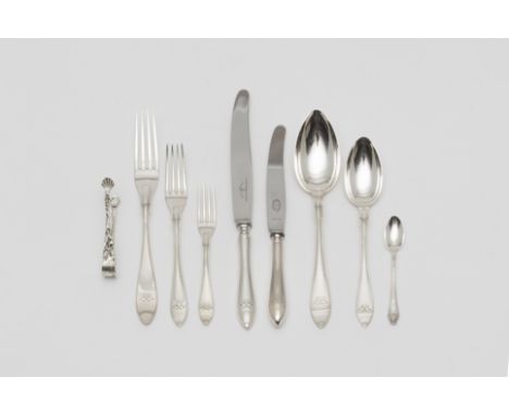 Ensemble composite en argent 830°/°°L'ensemble des pièces avec le poinçon aux trois couronnes.Comprenant:Du Maître-Orfèvre GA