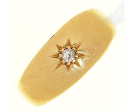 An Edwardian diamond ring, gypsy set in 18ct gold, Chester 1904, 2.8g, size J½  Light wear consistent with age