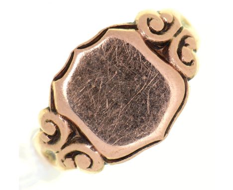 A 9ct signet ring, Chester 1918, 3.3g, size R  Hoop worn and dented