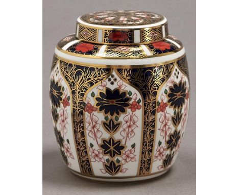 A Royal Crown Derby Imari pattern ginger jar and cover, 1982, 10.5cm h, printed mark  Good condition and first quality