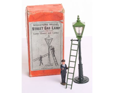 John Hill & Co Street Gas Lamp Set 2nd issue with painted finish gas lamp, lamp cleaner & ladder, in near mint condition, com