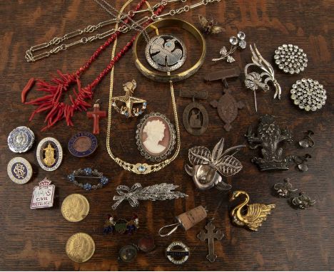 Collection of miscellaneous costume jewellery including: an antique red jewellery box, enamel badges, silver brooches, paste 