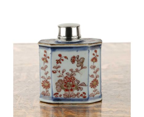 Export Imari porcelain caddy  with a later silver plated cover, Chinese, Qianlong period, 10cm highSmall firing nicks and fau