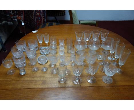 A collection of 19th/20th century glass and crystal drinkings glasses 