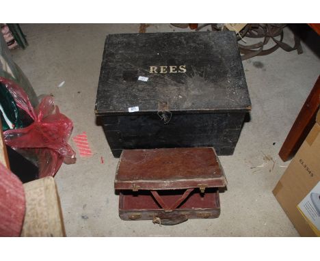 A wooden trunk box/case 23" x 18" x 15".