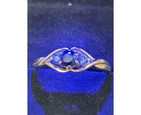 9ct Gold ring set with sapphire & 2 cz stones Size S 2.1g