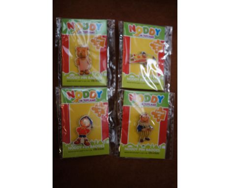 4x vintage Noddy pin badges 