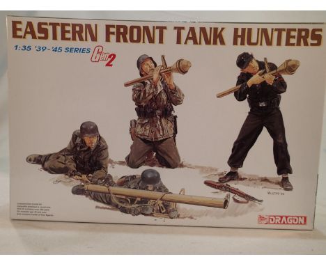 1/35 scale Dragon figure kit, Eastern Front Tank Hunters, appears as new, unchecked. UK P&amp;P Group 1 (£16+VAT for the firs