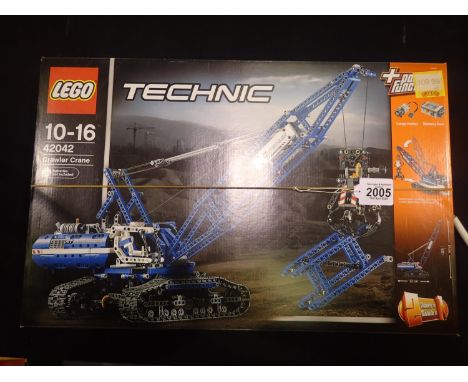 Lego Technic 42042 Crawler Crane, factory sealed. UK P&amp;P Group 2 (£20+VAT for the first lot and £4+VAT for subsequent lot