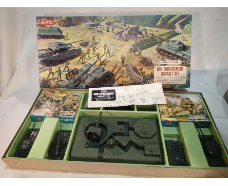 Airfix gun emplacement assault set, appears complete, excellent condition, box with slight wear. UK P&amp;P Group 1 (£16+VAT 