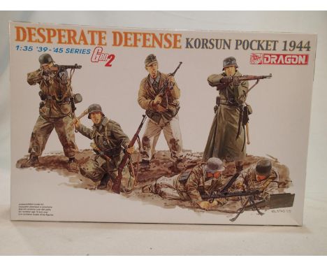 1/35 scale Dragon figure kit, Desperate Defence Korsun Pocket, appears as new, unchecked. UK P&amp;P Group 1 (£16+VAT for the