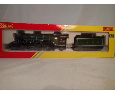 Hornby R3086 Flying Scotsman LNER green, 4472, excellent condition, storage wear to box. UK P&amp;P Group 1 (£16+VAT for the 