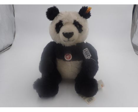 Steiff Siro Panda, 060144, with tag, 40cm H. UK P&amp;P Group 2 (£20+VAT for the first lot and £4+VAT for subsequent lots) 