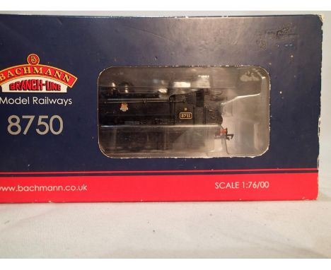 Bachmann 32-209, class 8750, Pannier tank, 3711, black, early crest, near mint condition, wear to box. UK P&amp;P Group 1 (£1