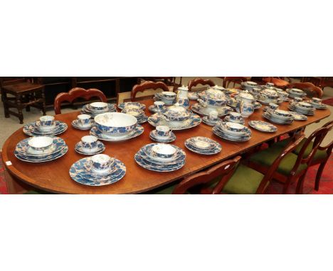 A Haviland Limoges porcelain Dammouse pattern extensive dinner and tea service comprising: soup tureen with cover, 3 vegetabl