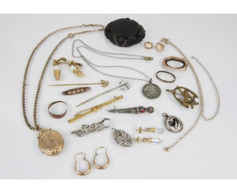 A selection of Victorian and later jewellery, to include a 15ct gold bar brooch, 58mm wide, a 9ct gold 'Baby', brooch, 30mm w