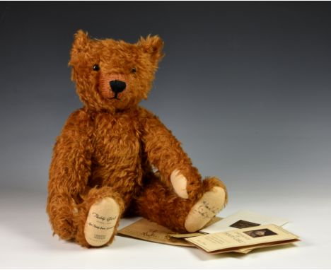 A Sun Arrow limited edition teddy girl bear, fully jointed, rich cinnamon mohair, limited edition 1824/2000, based on origina