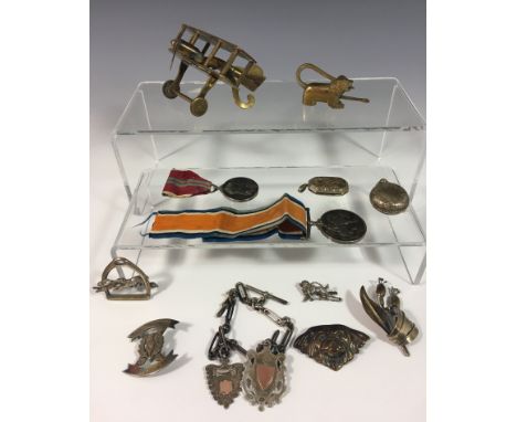 A small group of various antique and vintage curios, to include a British War medal awarded to F.32089 R. Wands A.C.1 Royal N