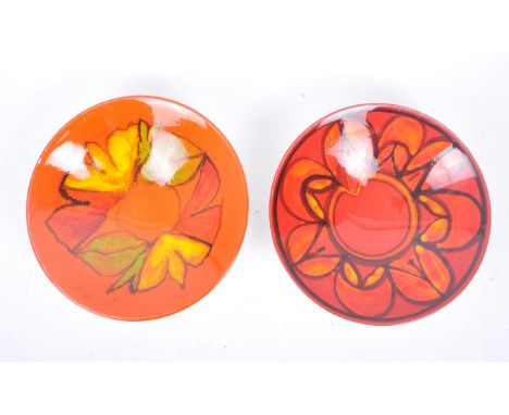 Poole Pottery - Delphis Range - Two vintage 20th century circa 1970s Poole Pottery ceramic centrepiece bowls plates. The lot 