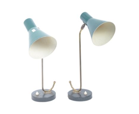 A pair of retro vintage mid 20th century circa 1950s Hiscock, Appleby &amp; Co desk table lamp lights. Each lamp having a con