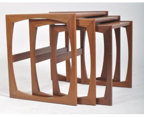 R Bennett for G Plan - Quadrille Pattern - A 1970s retro teak wood graduating nest of tables. The three nesting coffee tables