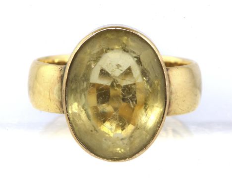 oval citrine ring, stone measuring 13.9 x 10.95 bezel set in 18ct hallmarked Birmingham 1904, size MCondition Report:  Gross 