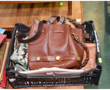 A group of vintage handbags (6)
