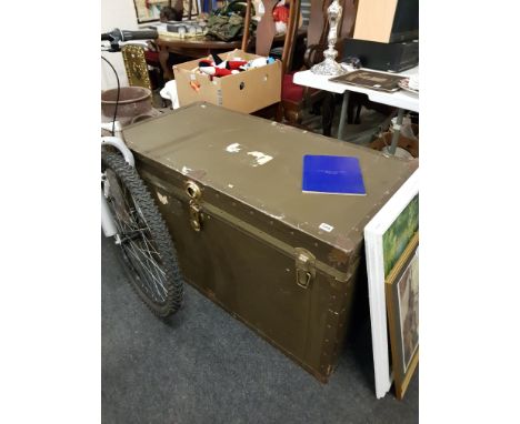 LARGE ANTIQUE TRAVEL TRUNK