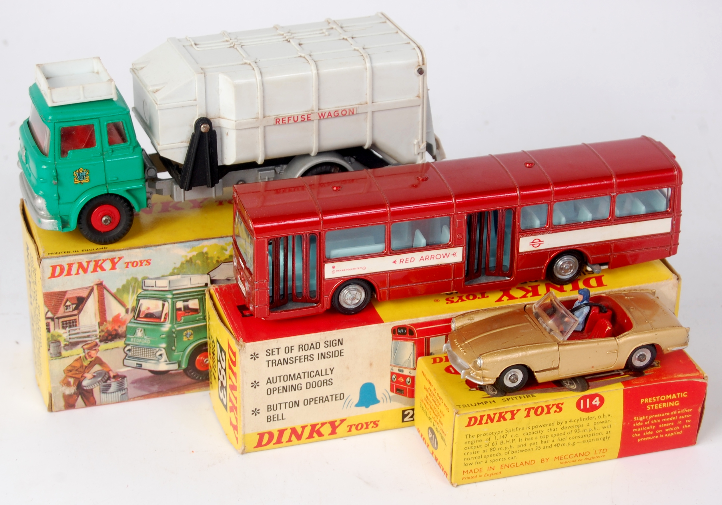 Dinky Toys, boxed diecast group to include; No.114 Triumph Spitfire ...