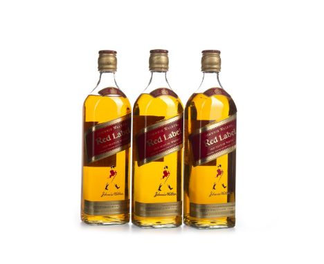 JOHNNIE WALKER RED LABEL (3) Blended Scotch Whisky 70cl, 40% volume. Three bottles.