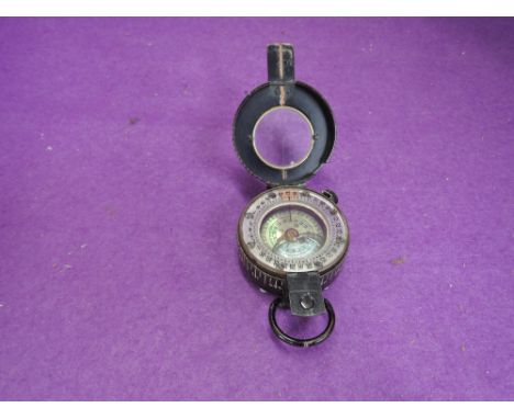 A WW2 Military Compass 1940 MK III, T.G.Co Ltd, London No 81170