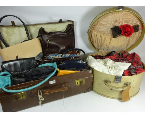 Clothing & Accessories - Collection of Vintage handbags, other leather handbags, clutch bags, Vintage Clothing and accessorie