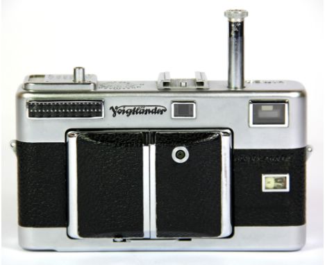 A Voigtlander Vitessa camera with barn door front.