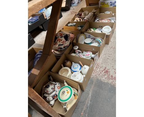 14 small boxes of mixed ceramics including blue and white, Myott, Trentham art ware, Expressions Cabana teaware, various part