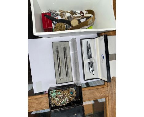 A tub of collectables including costume jewellery, Parker pens, pin badges etc and watches including gents Rotary Sea Dragon 